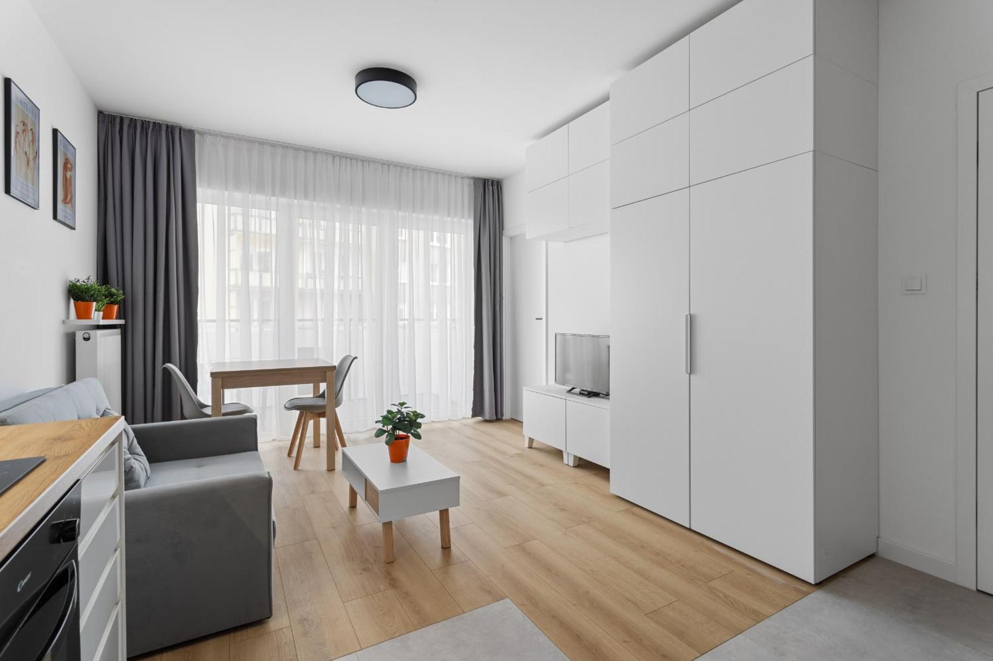 Nowoczesne I Eleganckie Very Berry W Poznaniu By Renters Apartment *