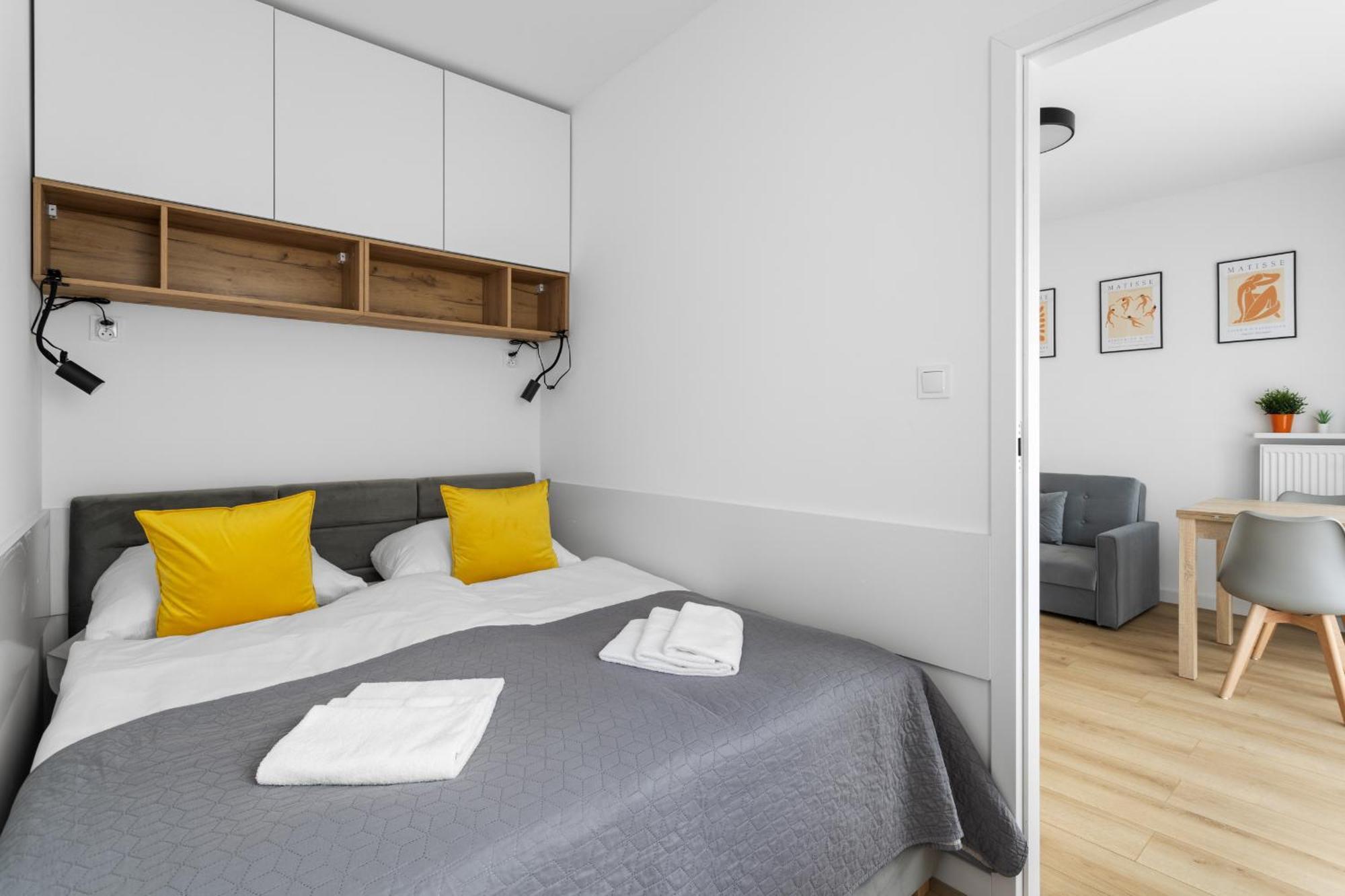 Apartment Nowoczesne I Eleganckie Very Berry W Poznaniu By Renters *