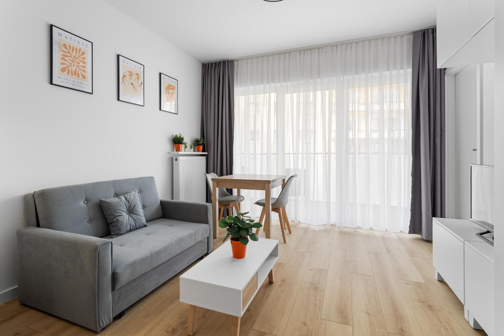 Nowoczesne I Eleganckie Very Berry W Poznaniu By Renters *