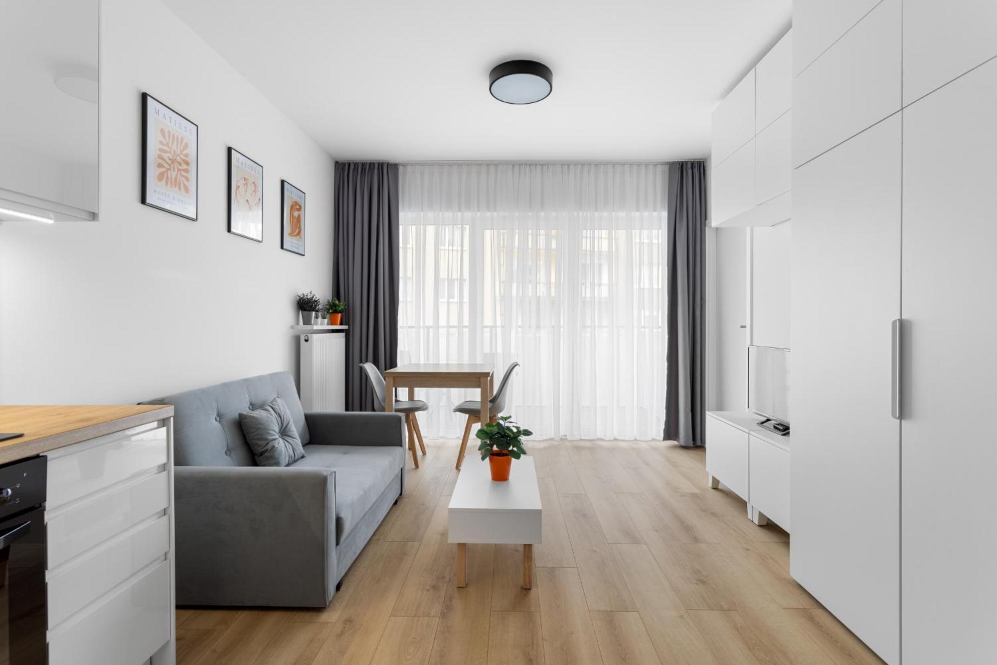 Nowoczesne I Eleganckie Very Berry W Poznaniu By Renters Apartment Posen