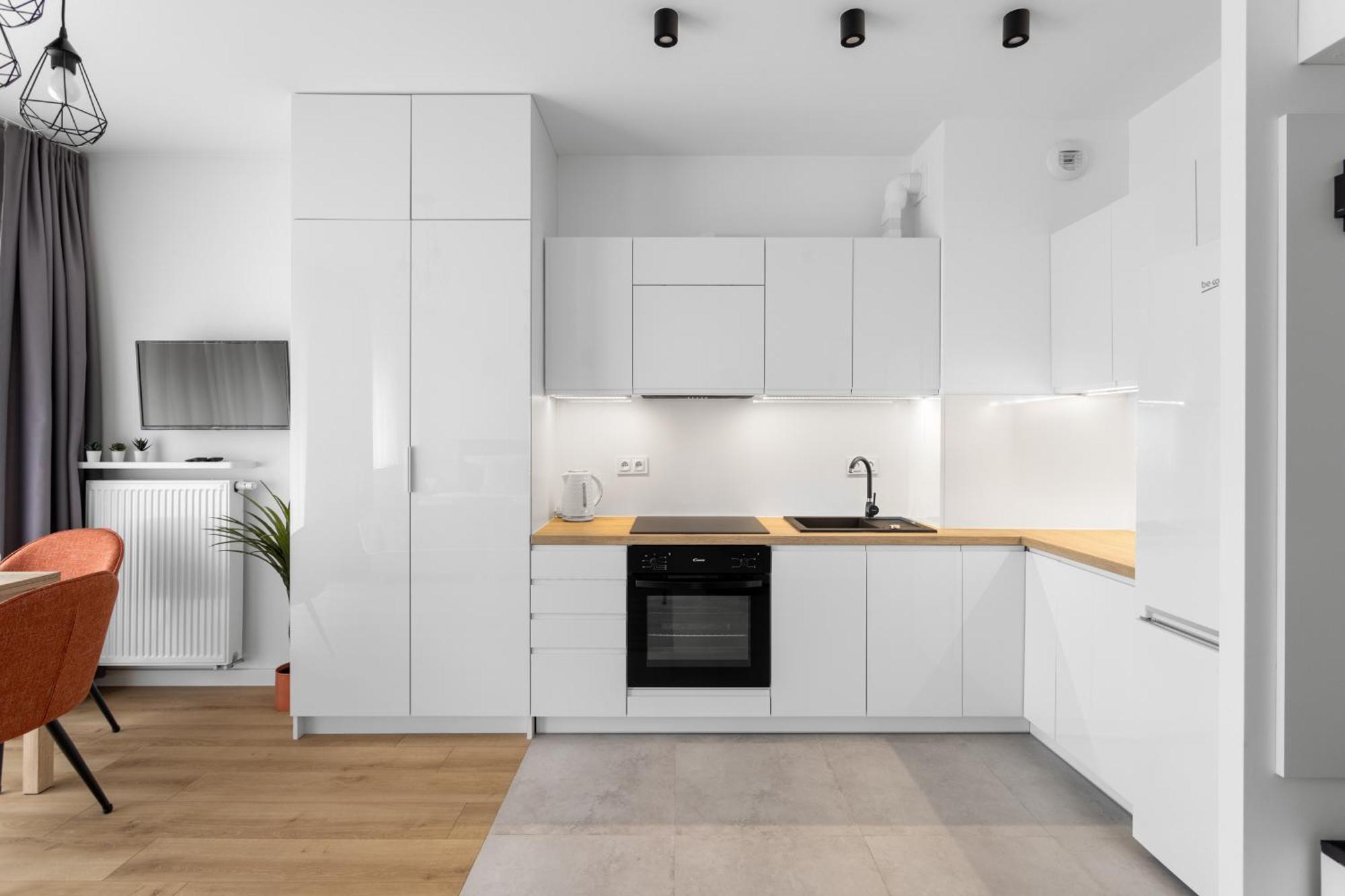 Nowoczesne I Eleganckie Very Berry W Poznaniu By Renters Apartment Posen