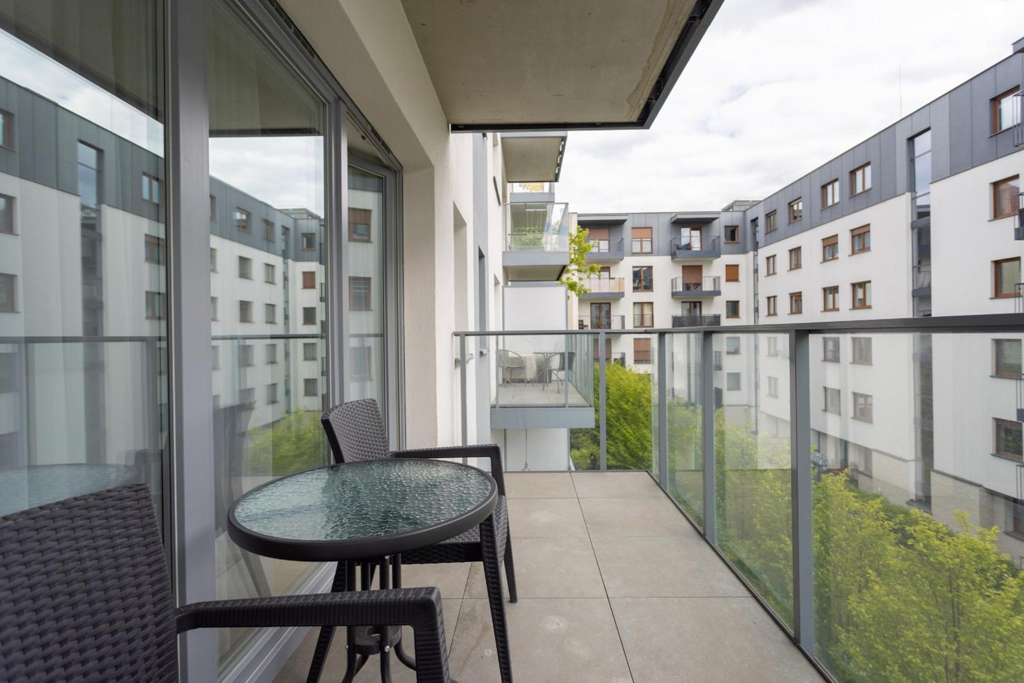 Apartment Nowoczesne I Eleganckie Very Berry W Poznaniu By Renters