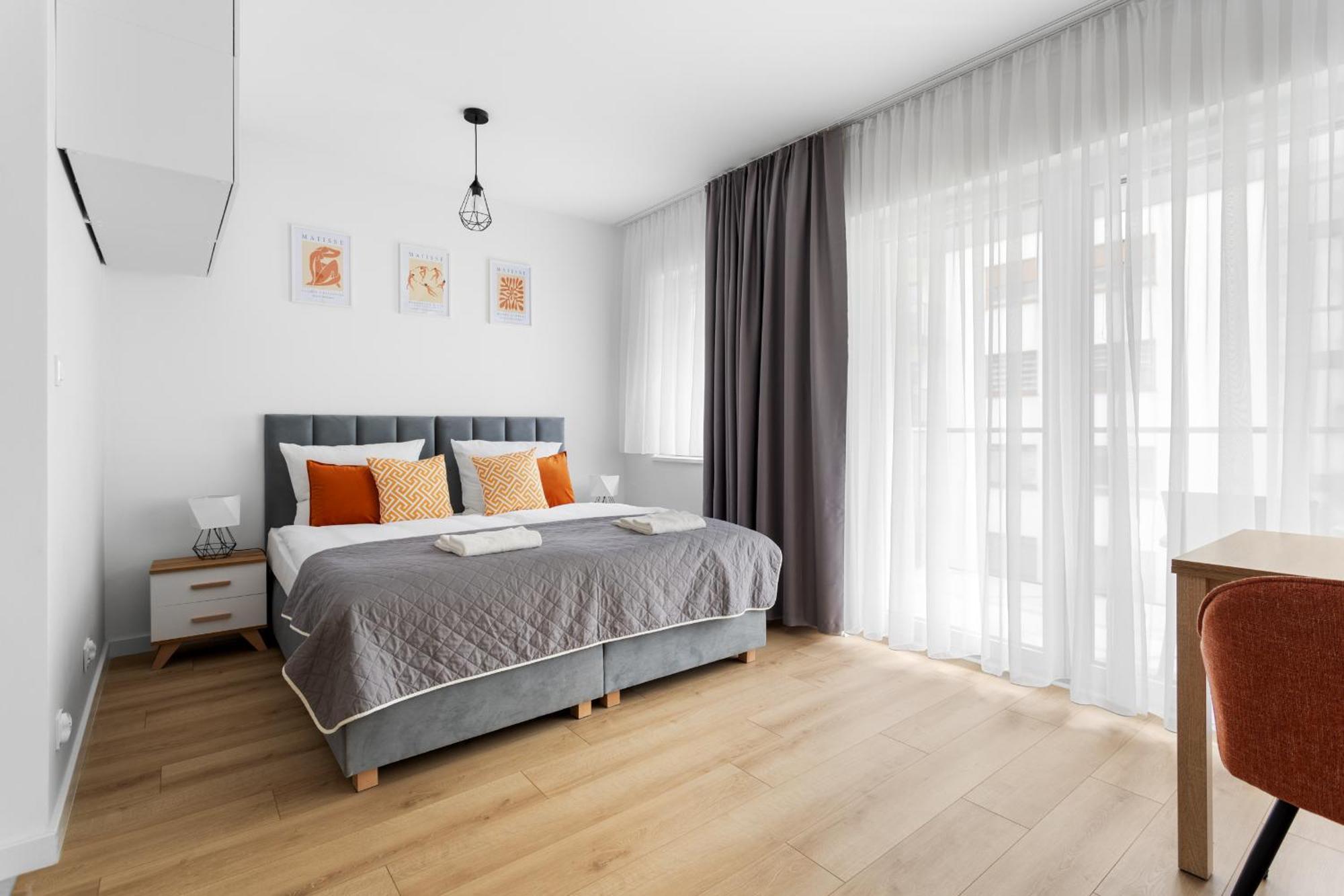 Nowoczesne I Eleganckie Very Berry W Poznaniu By Renters *