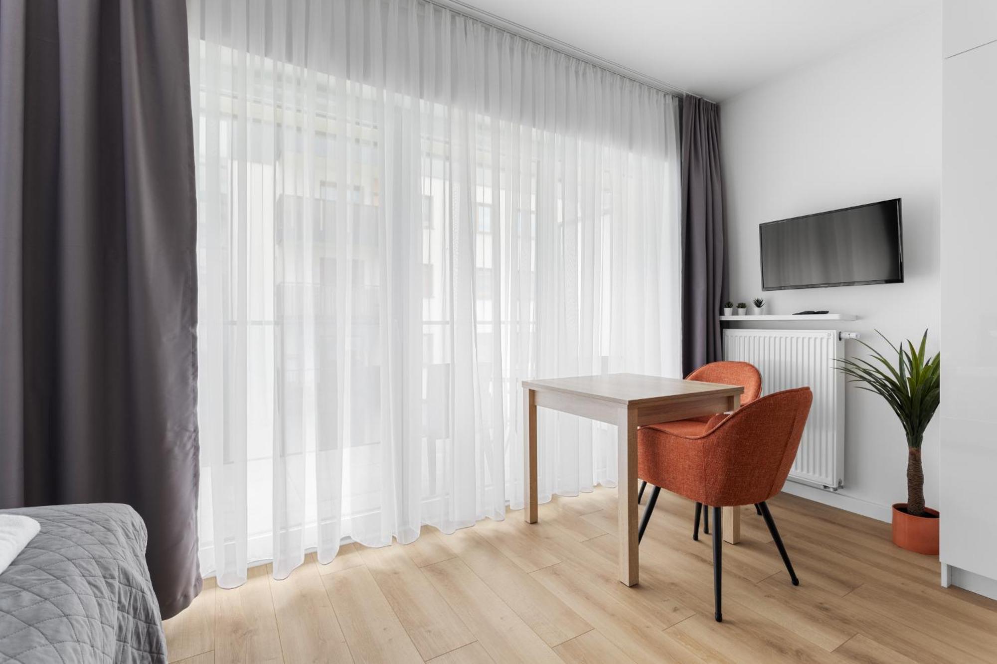 Nowoczesne I Eleganckie Very Berry W Poznaniu By Renters